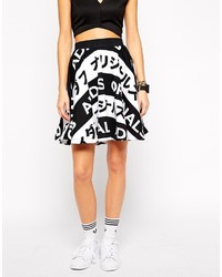 Бело-черная короткая юбка-солнце с принтом от adidas