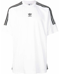 Мужская бело-черная футболка с круглым вырезом в горизонтальную полоску от adidas