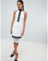 Бело-черное кружевное платье-футляр от Chi Chi London