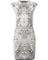 Бело-черное облегающее платье с цветочным принтом от Alexander McQueen
