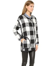 Женское бело-черное пальто в клетку