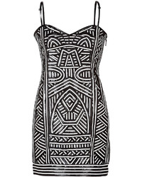 Бело-черное платье с геометрическим рисунком