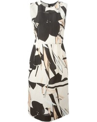 Бело-черное платье-футляр с цветочным принтом от Marni