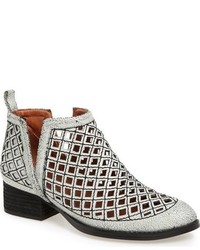 Бело-черные ботильоны с вырезом