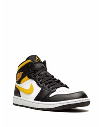 Мужские бело-черные кожаные высокие кеды от Jordan