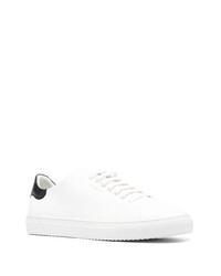 Мужские бело-черные кожаные низкие кеды от Axel Arigato