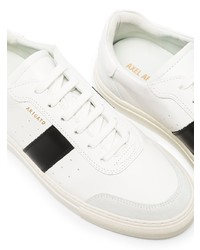 Мужские бело-черные кожаные низкие кеды от Axel Arigato