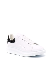 Мужские бело-черные кожаные низкие кеды от Alexander McQueen