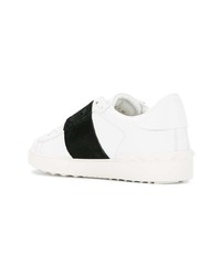 Мужские бело-черные кожаные низкие кеды от Valentino