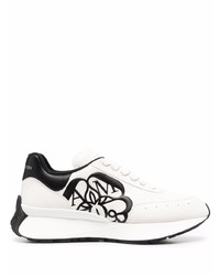 Мужские бело-черные кроссовки от Alexander McQueen