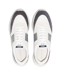 Мужские бело-черные кроссовки от Axel Arigato
