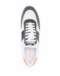 Мужские бело-черные кроссовки от Axel Arigato