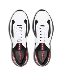 Мужские бело-черные кроссовки от Prada