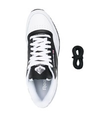 Мужские бело-черные кроссовки от Reebok