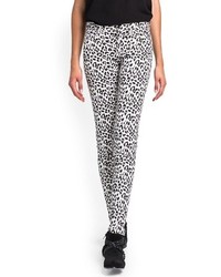 Бело-черные узкие брюки с леопардовым принтом