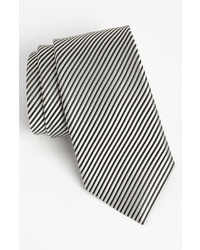 Бело-черный галстук в вертикальную полоску