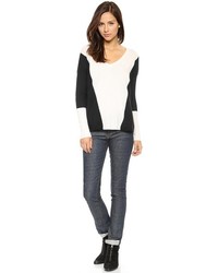 Женский бело-черный свитер с v-образным вырезом от Top Secret