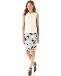 Бело-черный топ без рукавов от Derek Lam