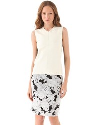 Бело-черный топ без рукавов от Derek Lam