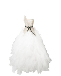 Белое вечернее платье из фатина с украшением от Loulou