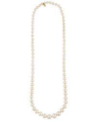 Белое жемчужное ожерелье от Chanel