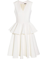 Белое коктейльное платье от Alexander McQueen