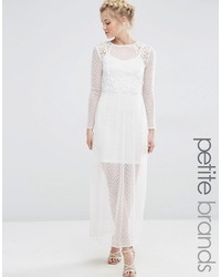 Белое кружевное платье-макси
