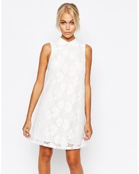 Белое кружевное платье прямого кроя от Fashion Union