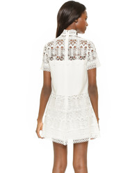 Белое кружевное платье от Alexis