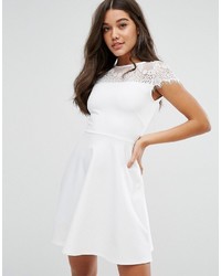 Белое кружевное платье от Lipsy