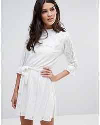 Белое кружевное платье от Liquorish