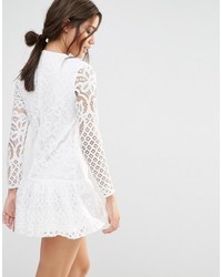 Белое кружевное платье от Missguided
