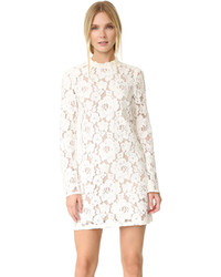 Белое кружевное платье от WAYF