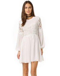 Белое кружевное плетеное платье от Endless Rose