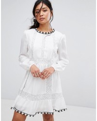 Белое кружевное свободное платье с вышивкой от Boohoo