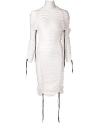 Белое облегающее платье
