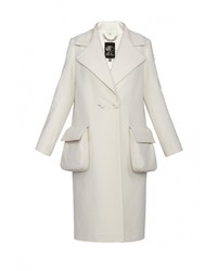 Женское белое пальто от Anastasya Barsukova