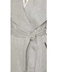 Женское белое пальто от Mackage