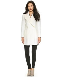 Женское белое пальто от Vince
