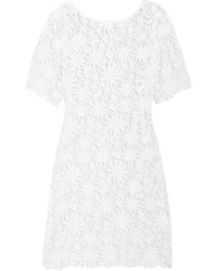 Белое платье прямого кроя крючком от Miguelina