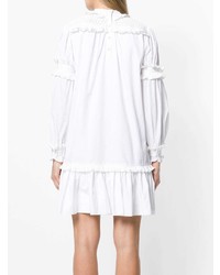 Белое платье прямого кроя с рюшами от Parlor