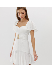 Белое платье прямого кроя с рюшами от Forever New