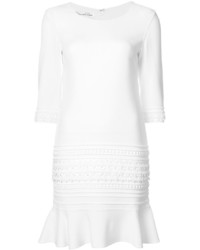 Белое платье прямого кроя от Oscar de la Renta