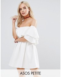 Белое платье с открытыми плечами с рюшами от Asos