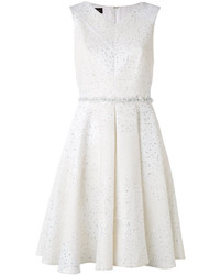 Белое платье с пайетками с украшением от Talbot Runhof