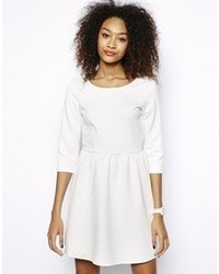Белое платье с плиссированной юбкой от Vero Moda