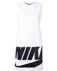 Белое платье с принтом от Nike