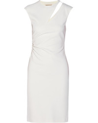 Белое платье-футляр с вырезом от Emilio Pucci