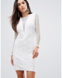 Белое платье-футляр с вышивкой от Forever Unique