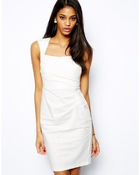 Белое платье-футляр от Lipsy